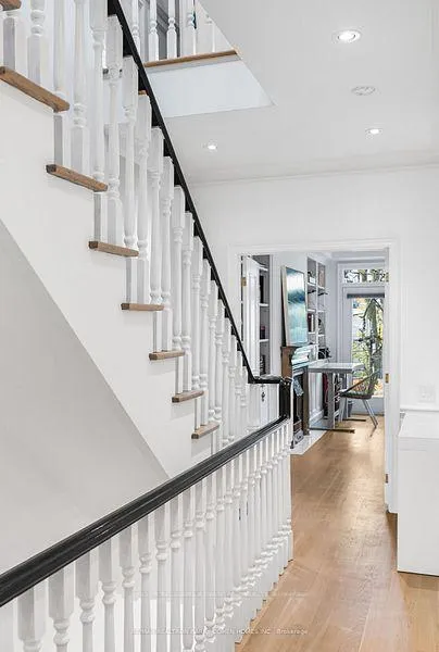 Photo 10 of 121 Davenport Road, Toronto, The Annex — HOMEH