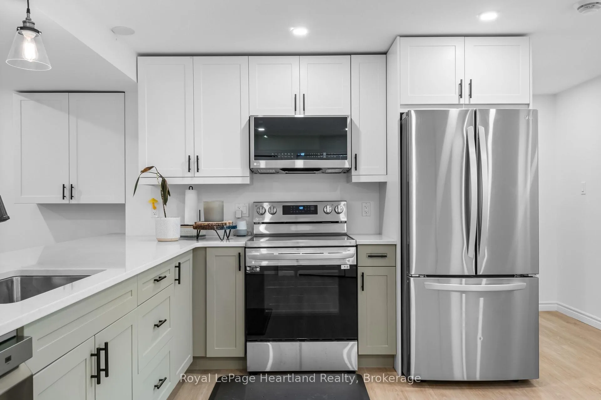Photo 7 of Unit 2, 43 Raglan Street E, Goderich, Goderich (Town) — HOMEH