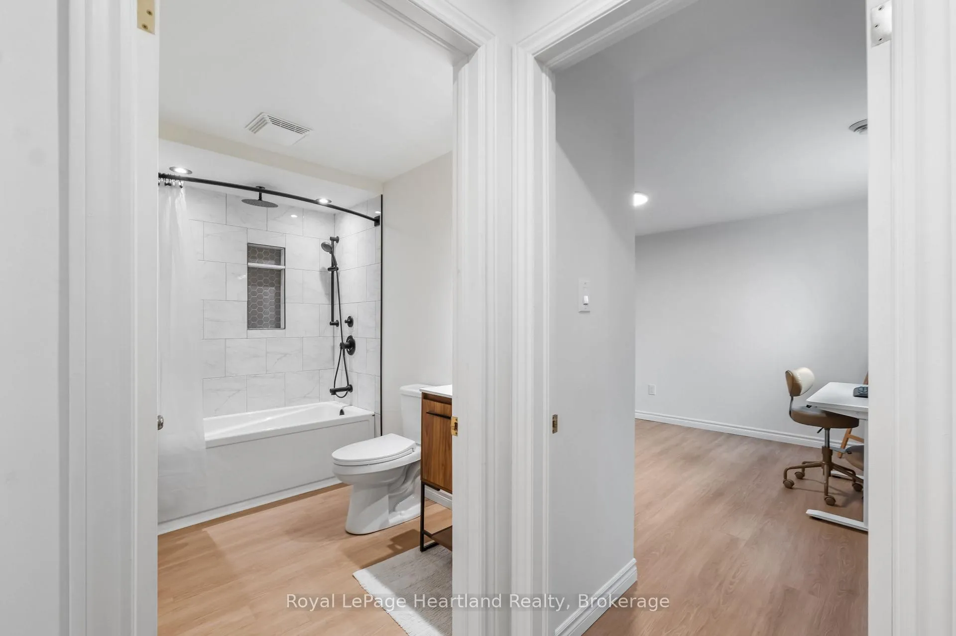 Photo 10 of Unit 2, 43 Raglan Street E, Goderich, Goderich (Town) — HOMEH