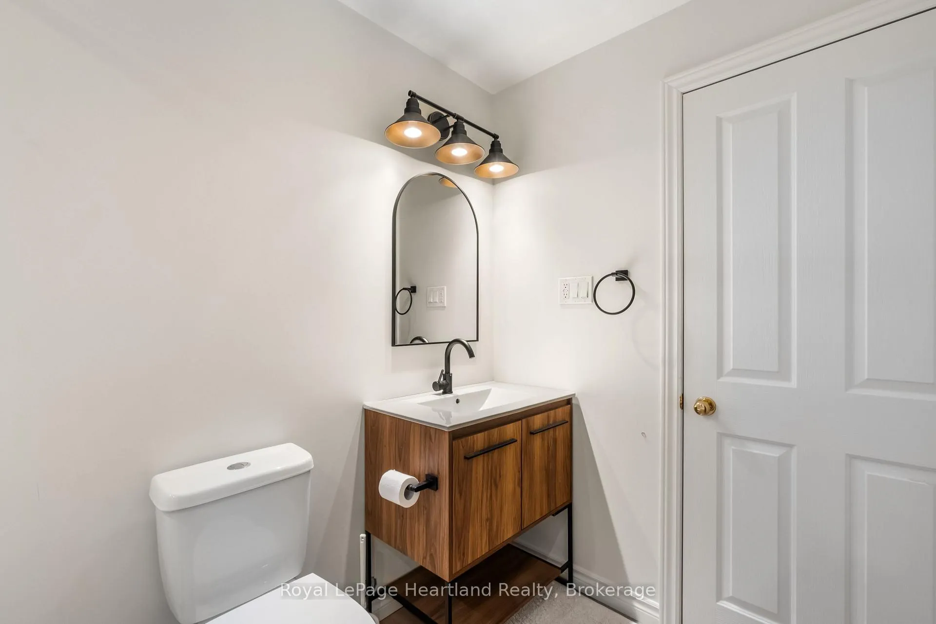 Photo 12 of Unit 2, 43 Raglan Street E, Goderich, Goderich (Town) — HOMEH
