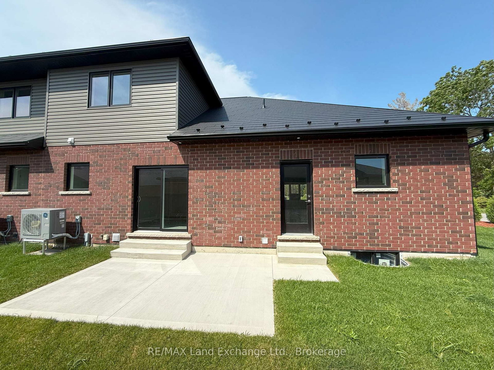 Photo 5 of Unit Unit 1, 8 GOLF LINKS Rd, Kincardine — HOMEH