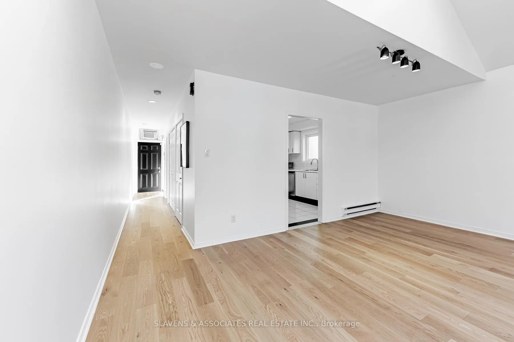 Photo 8 of Unit B, 33 Claxton Boulevard, Toronto, Humewood-Cedarvale — HOMEH