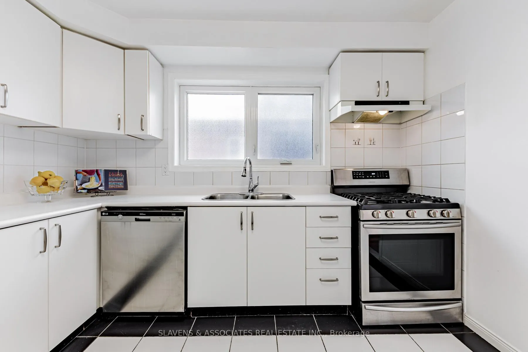 Photo 10 of Unit B, 33 Claxton Boulevard, Toronto, Humewood-Cedarvale — HOMEH