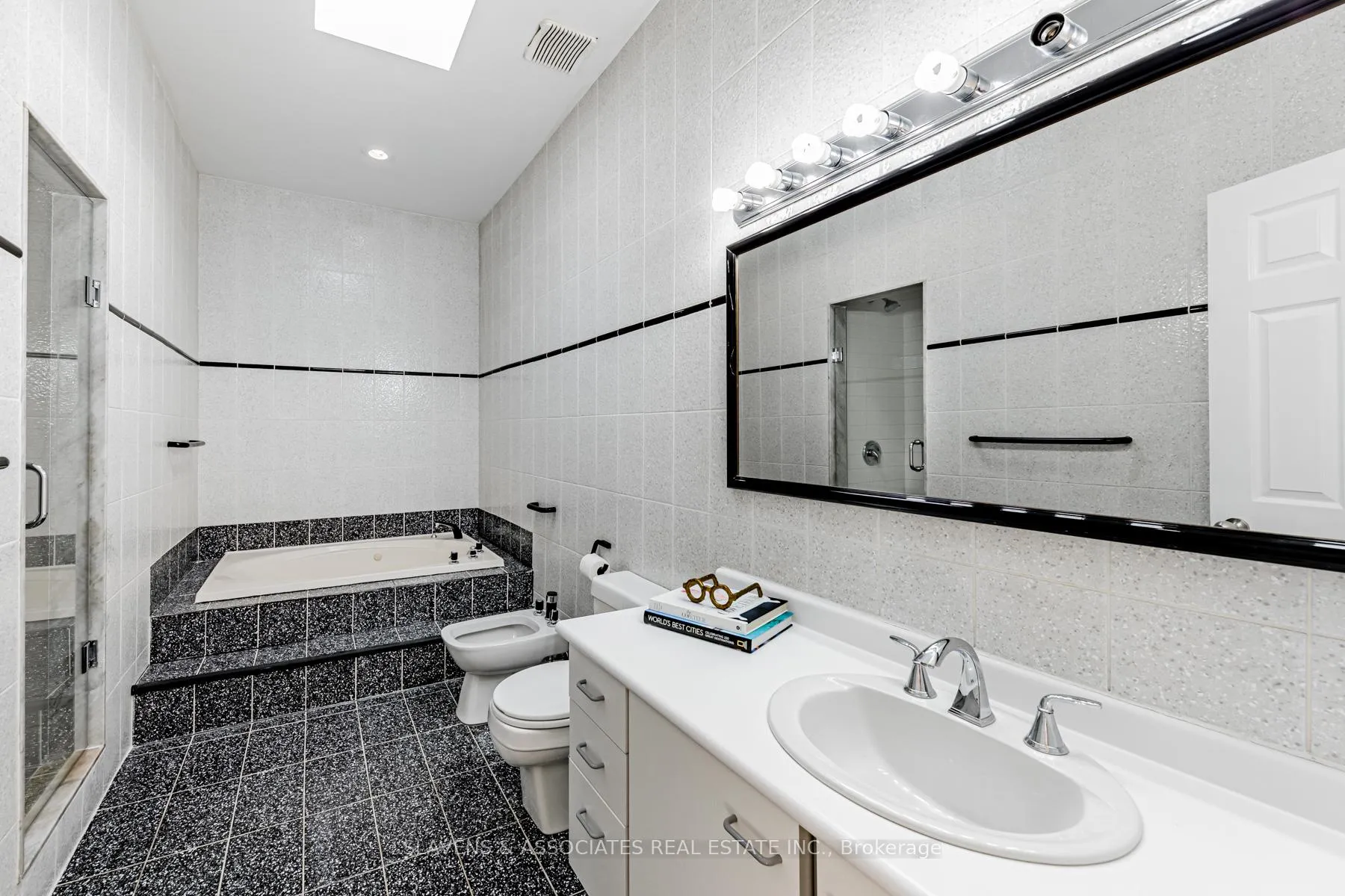 Photo 22 of Unit B, 33 Claxton Boulevard, Toronto, Humewood-Cedarvale — HOMEH