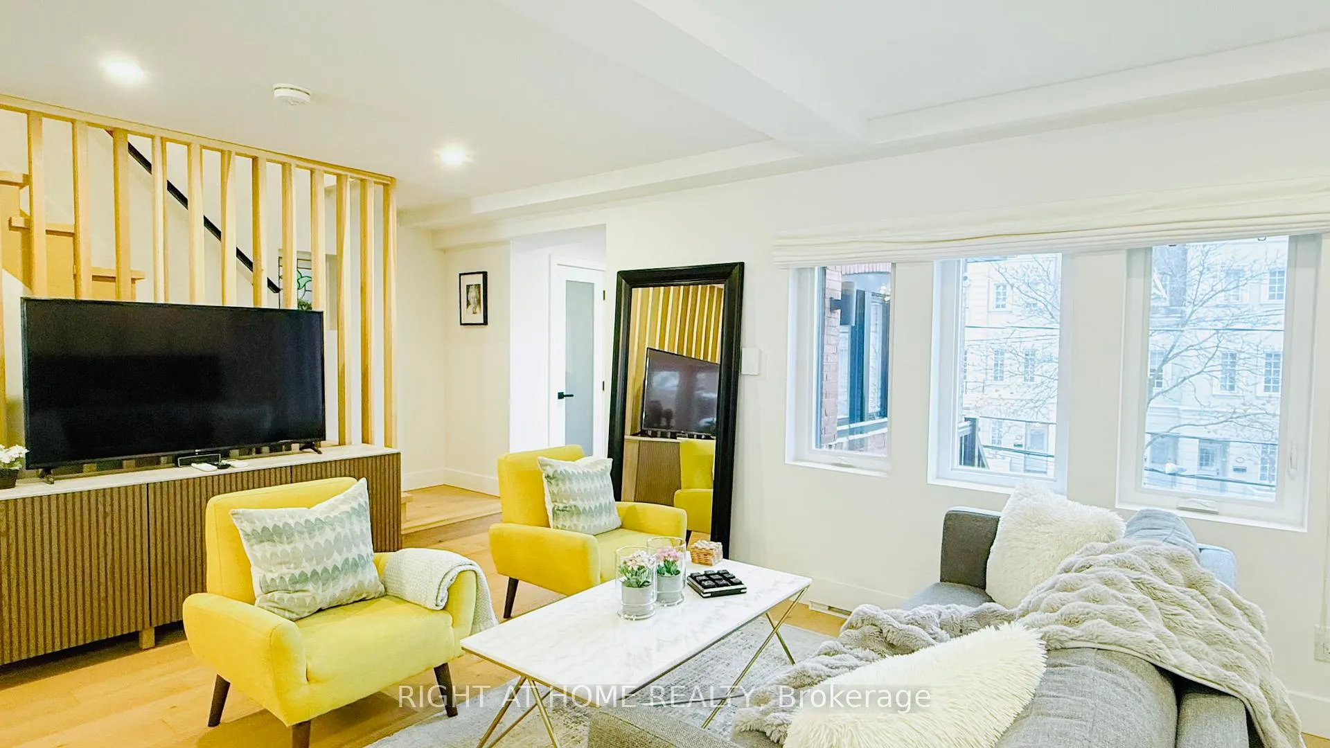 Photo 3 of 646 Davenport Road, Toronto, Casa Loma — HOMEH