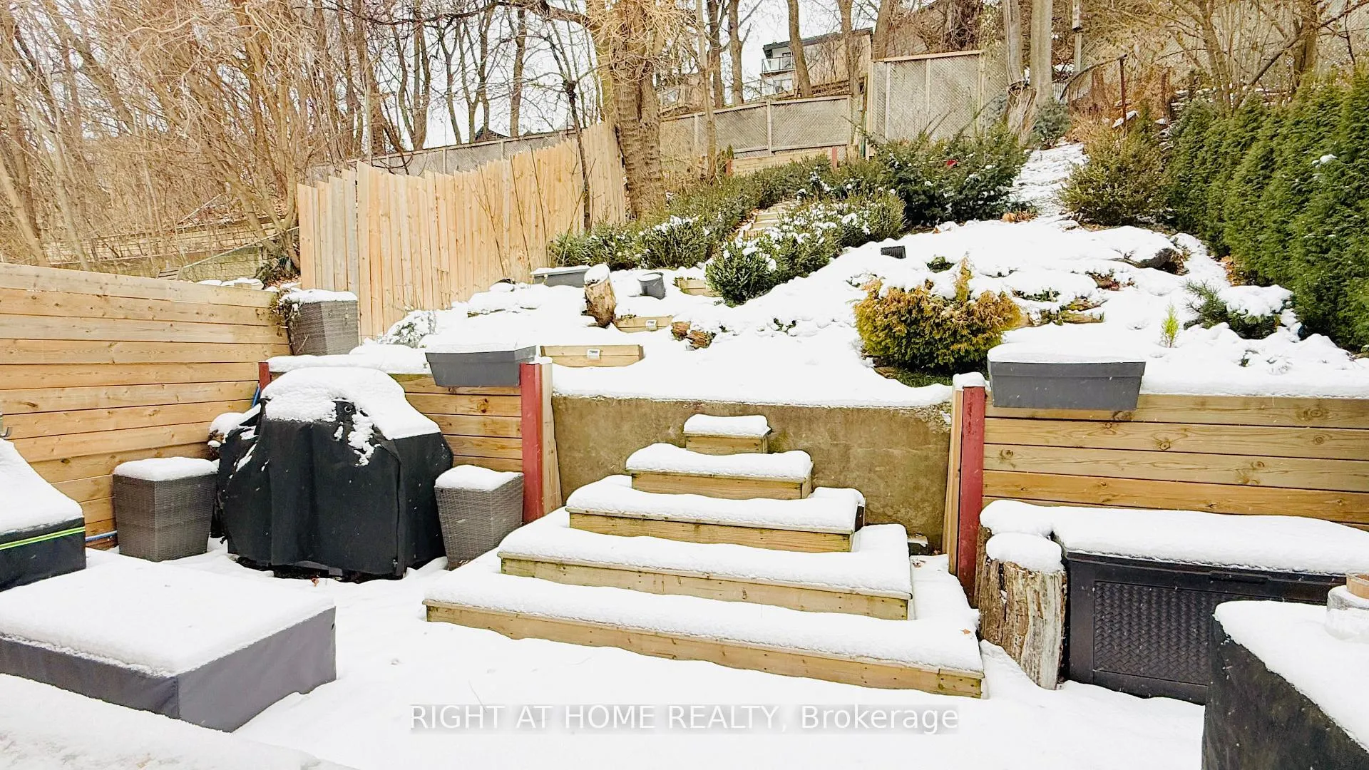 Photo 9 of 646 Davenport Road, Toronto, Casa Loma — HOMEH
