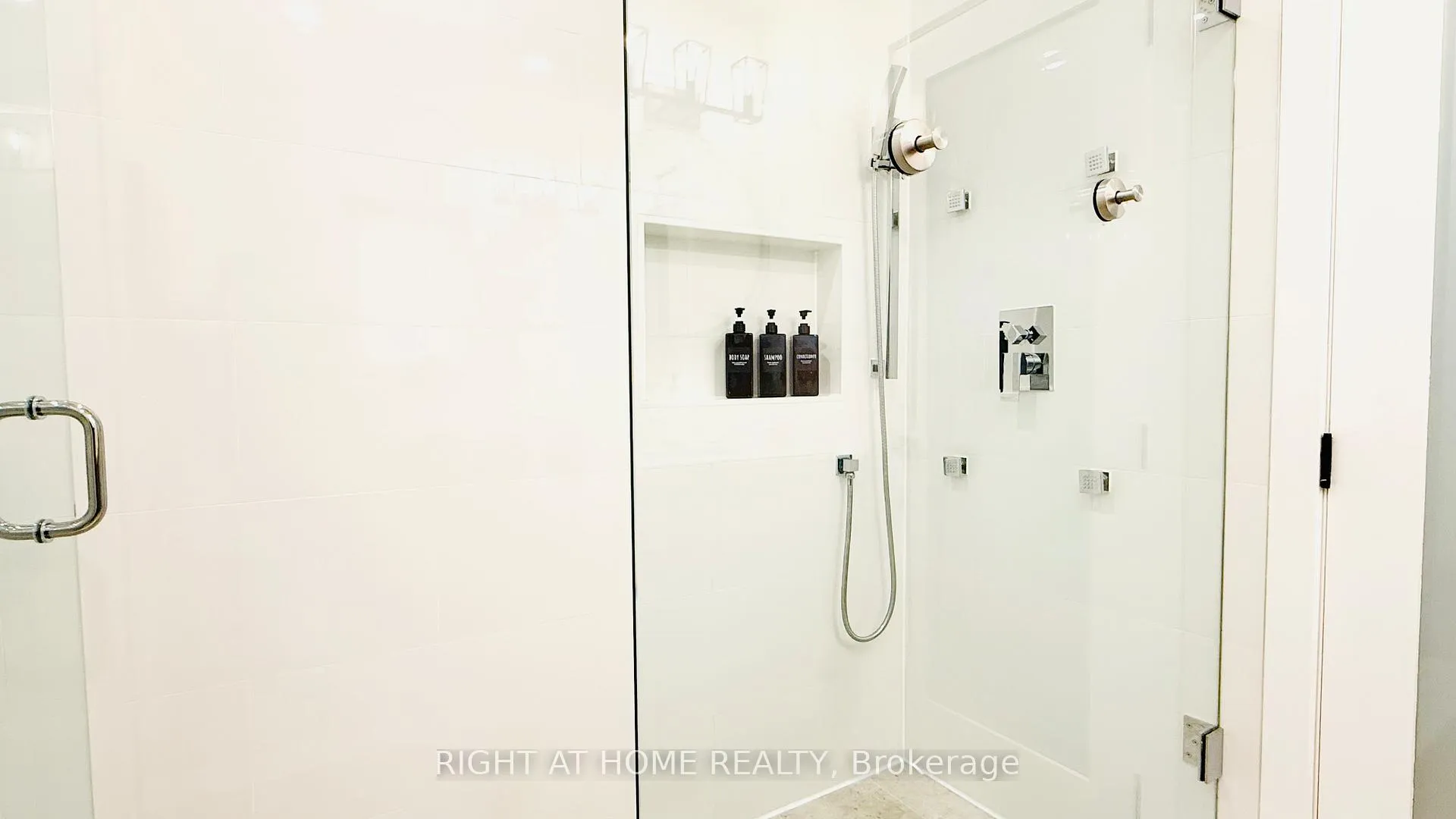 Photo 13 of 646 Davenport Road, Toronto, Casa Loma — HOMEH