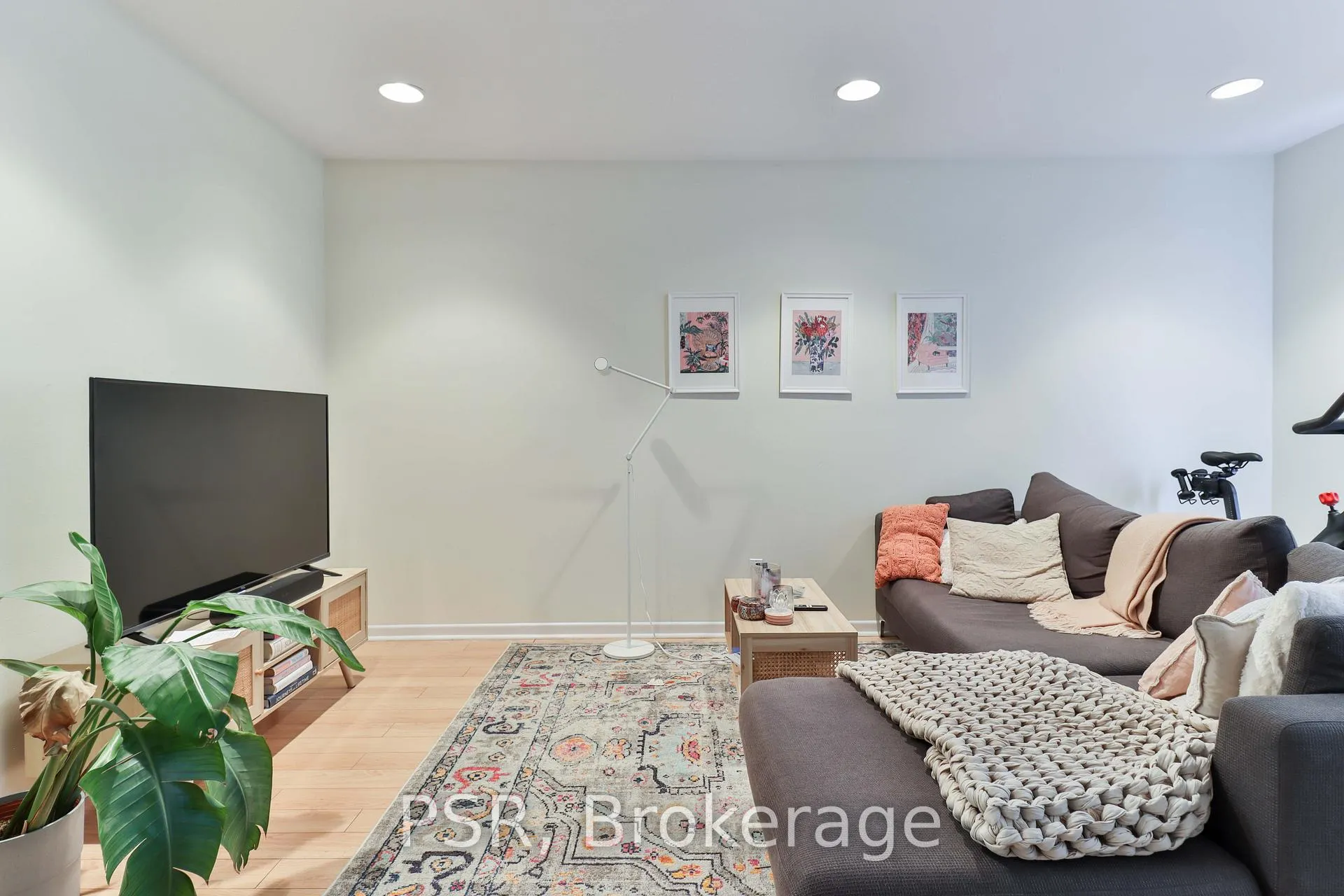 Photo 2 of Unit 2, 102 Beverley Street, Toronto, Kensington-Chinatown — HOMEH