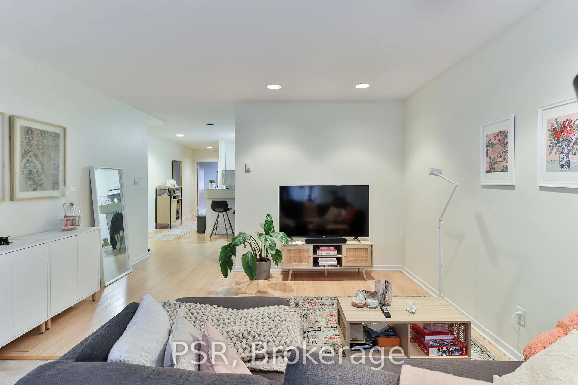 Photo 3 of Unit 2, 102 Beverley Street, Toronto, Kensington-Chinatown — HOMEH
