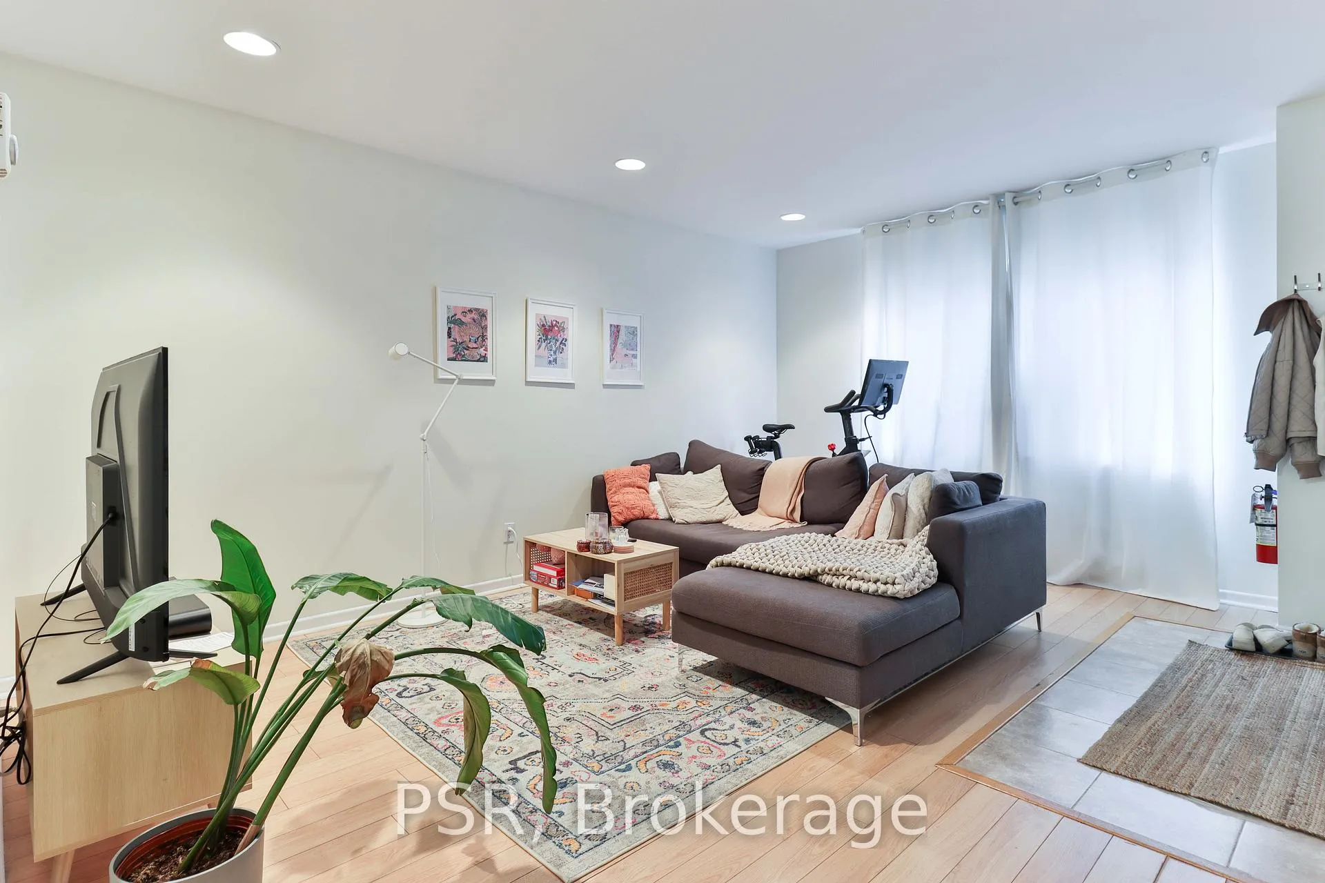 Photo 4 of Unit 2, 102 Beverley Street, Toronto, Kensington-Chinatown — HOMEH
