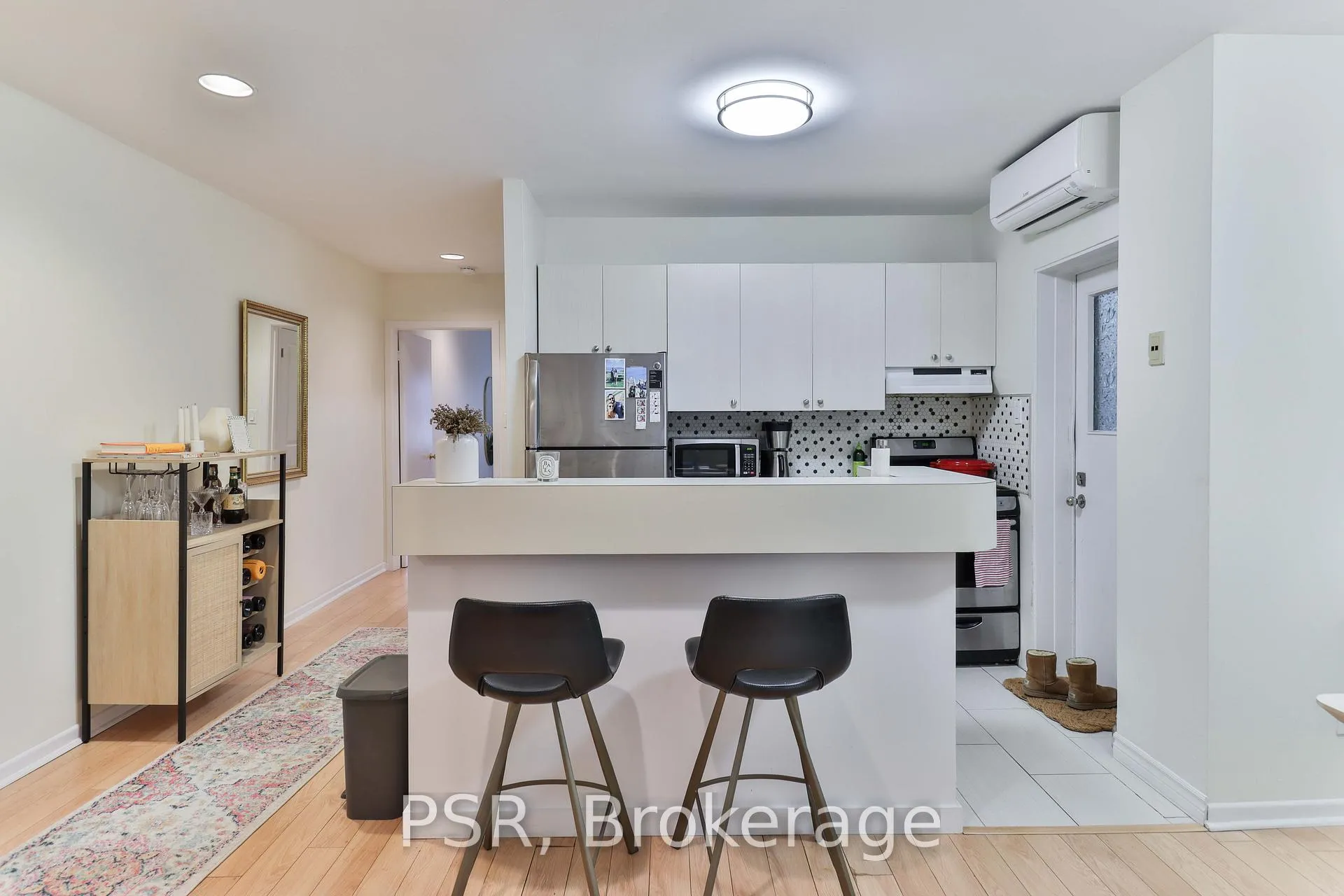 Photo 5 of Unit 2, 102 Beverley Street, Toronto, Kensington-Chinatown — HOMEH