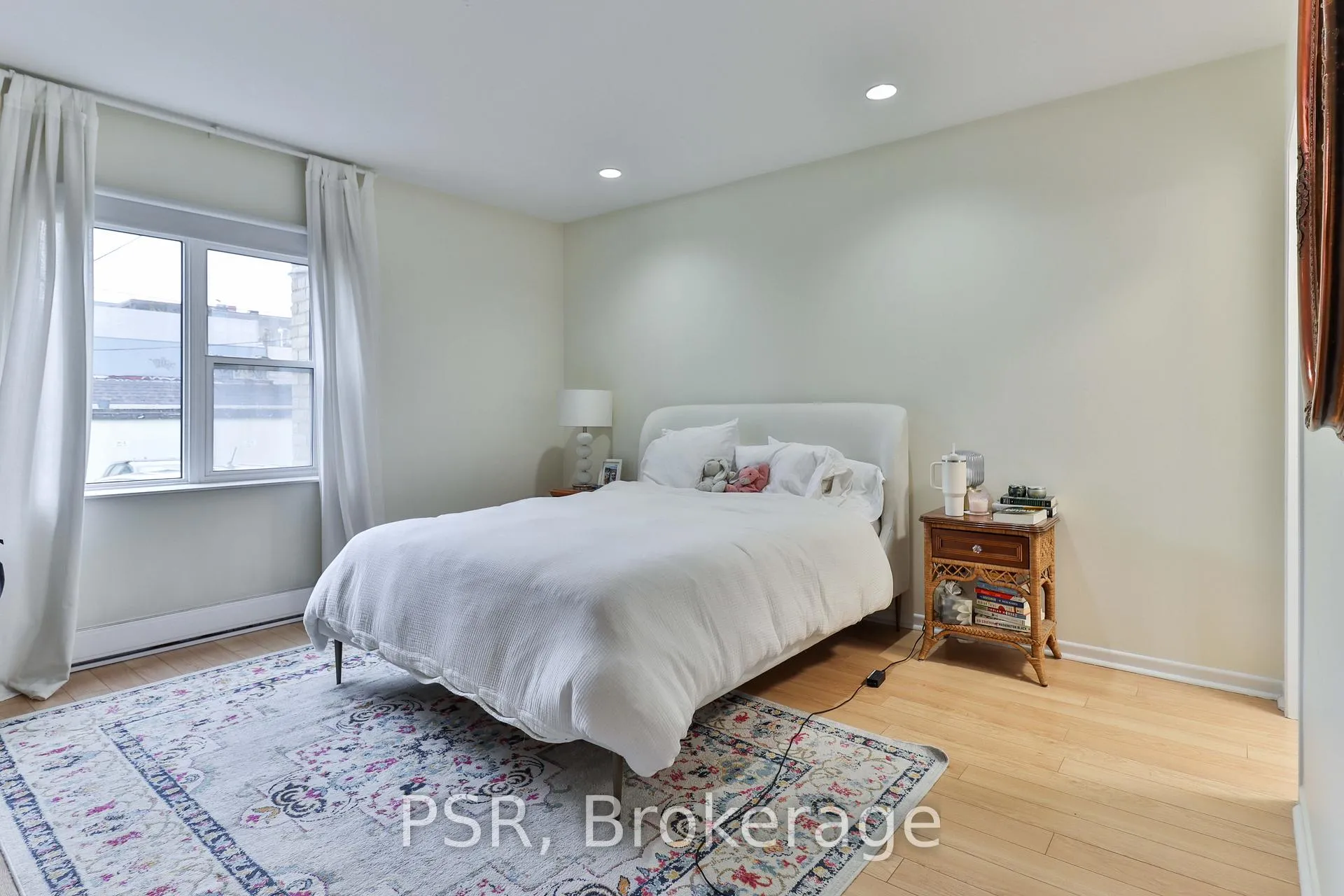 Photo 12 of Unit 2, 102 Beverley Street, Toronto, Kensington-Chinatown — HOMEH