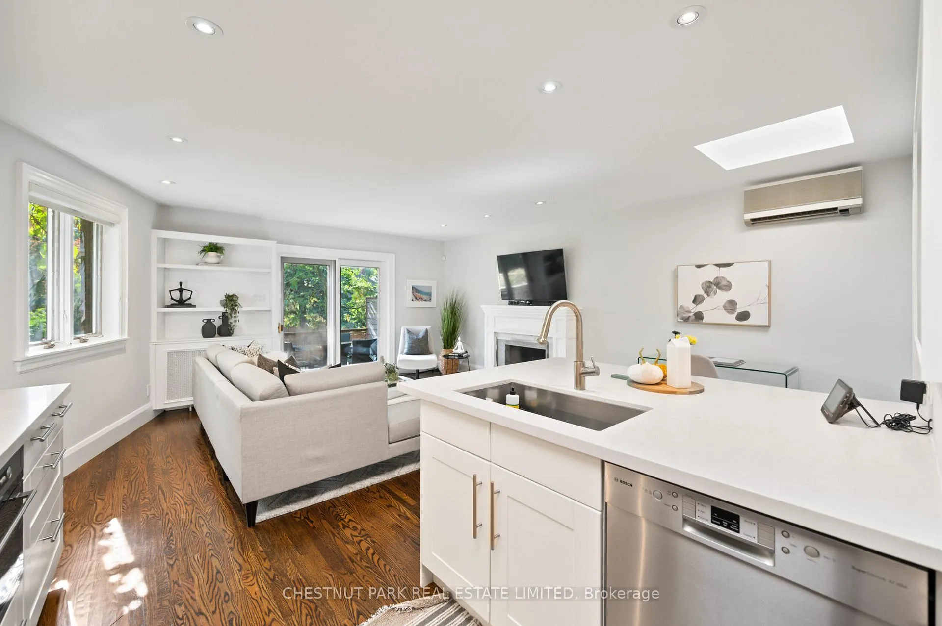 Photo 9 of 409 Castlefield Avenue, Toronto, Lawrence Park South — HOMEH