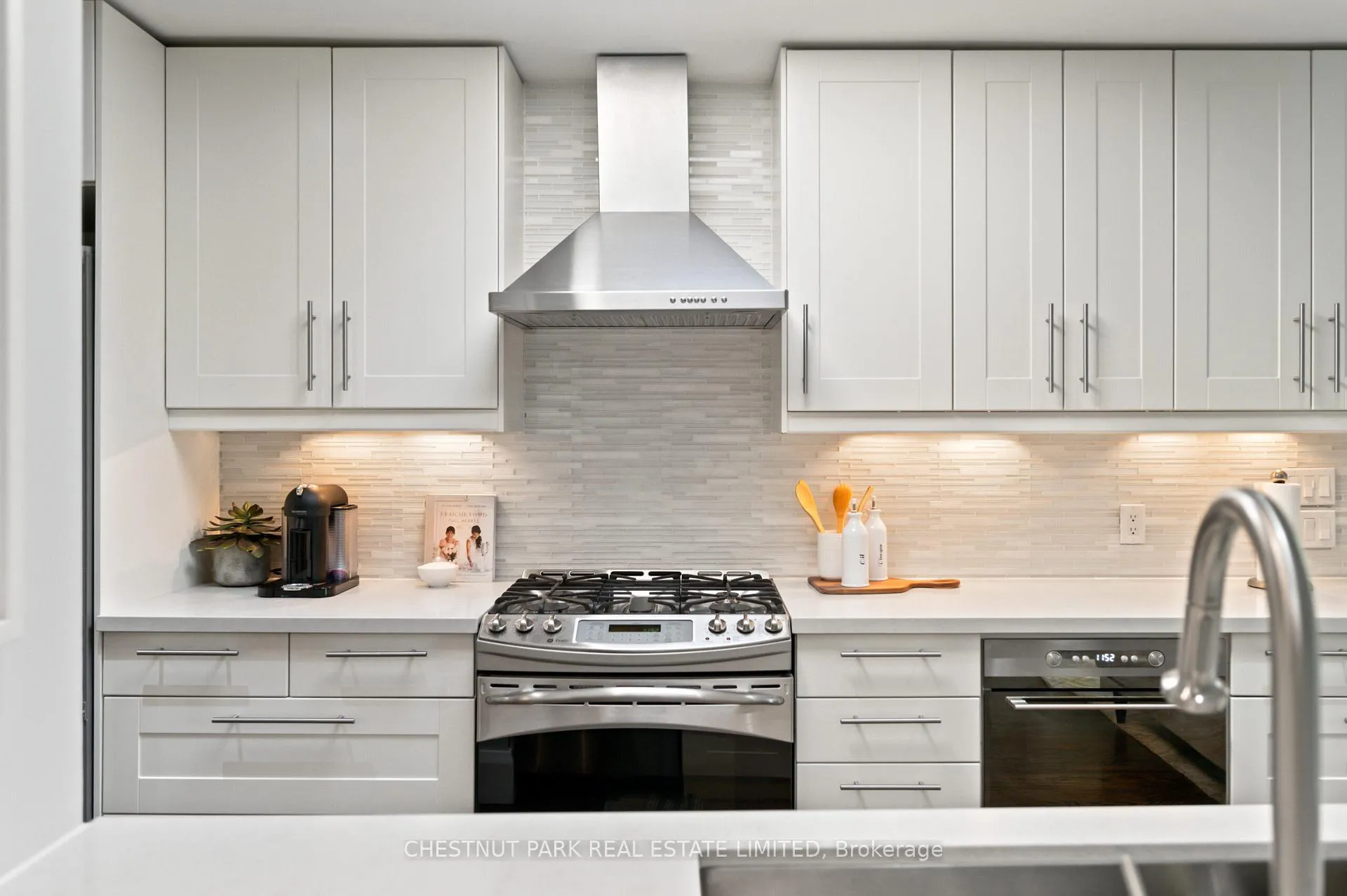 Photo 15 of 409 Castlefield Avenue, Toronto, Lawrence Park South — HOMEH