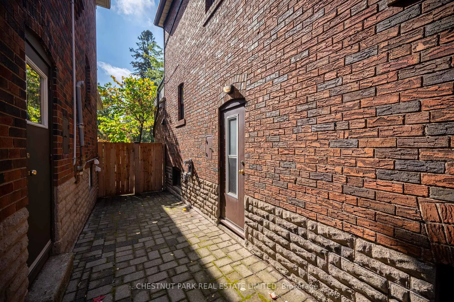 Photo 32 of 409 Castlefield Avenue, Toronto, Lawrence Park South — HOMEH