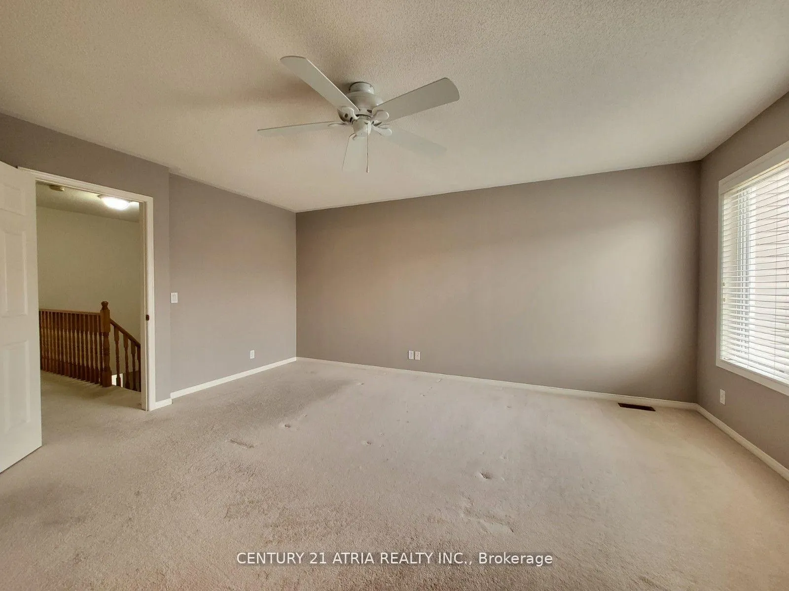 Photo 5 of 10 Marshview Avenue, Aurora, Bayview Northeast — HOMEH