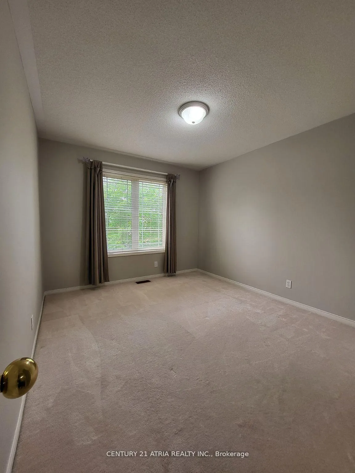 Photo 11 of 10 Marshview Avenue, Aurora, Bayview Northeast — HOMEH