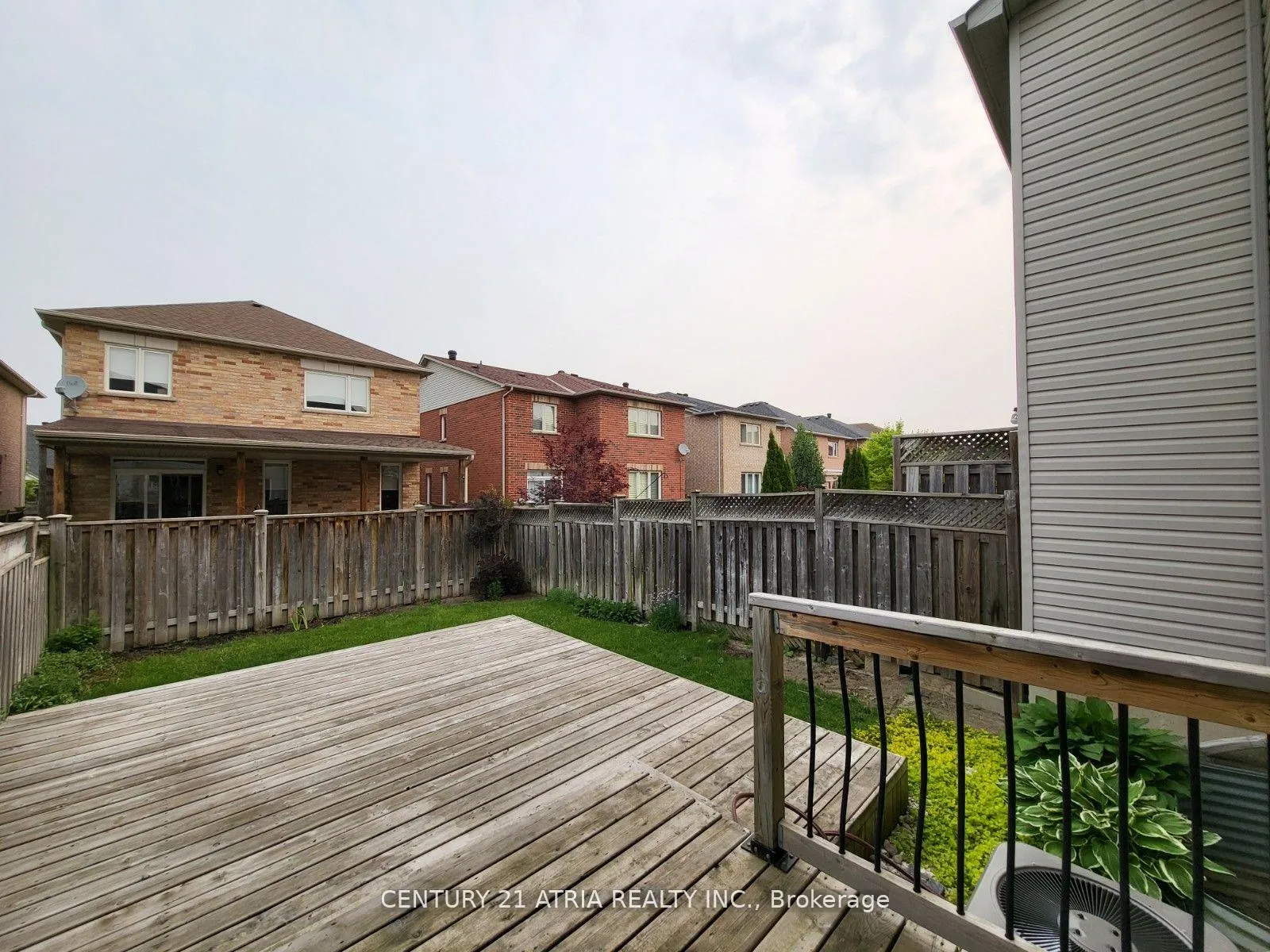Photo 13 of 10 Marshview Avenue, Aurora, Bayview Northeast — HOMEH