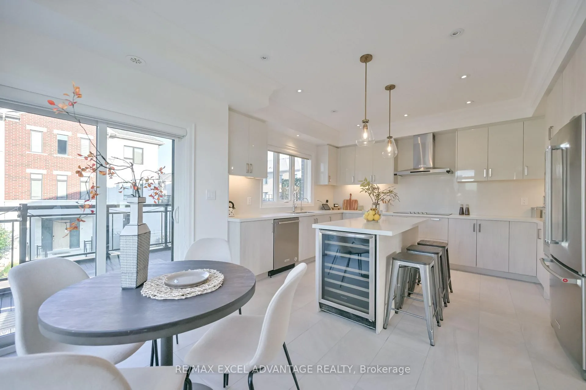 Photo 7 of 50 South Park Road, Markham, Commerce Valley — HOMEH