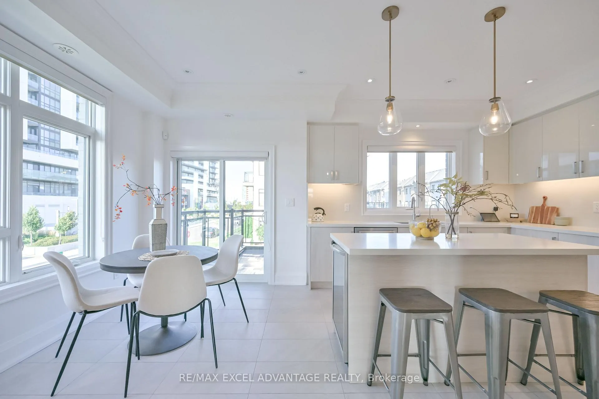 Photo 13 of 50 South Park Road, Markham, Commerce Valley — HOMEH