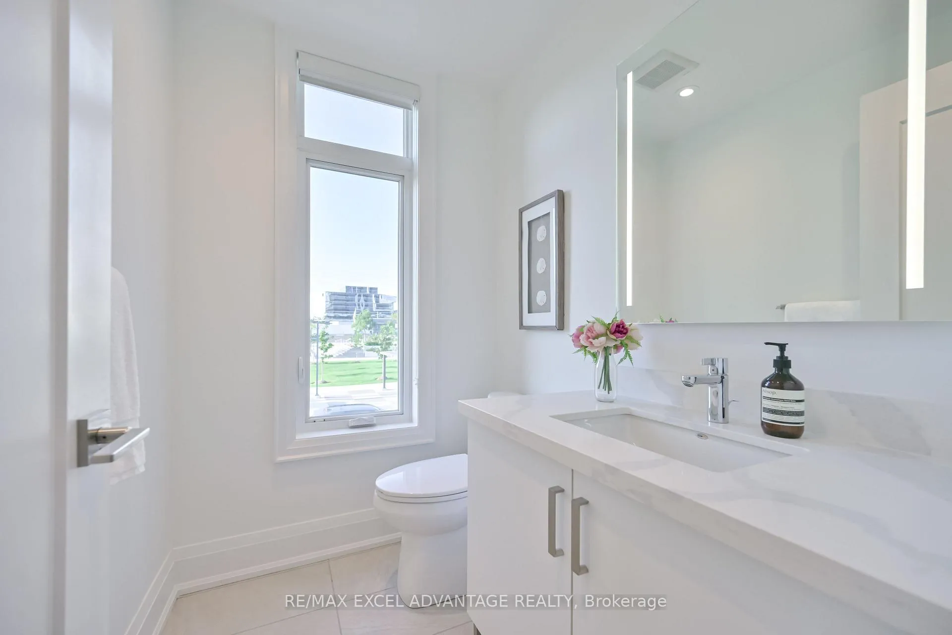 Photo 14 of 50 South Park Road, Markham, Commerce Valley — HOMEH
