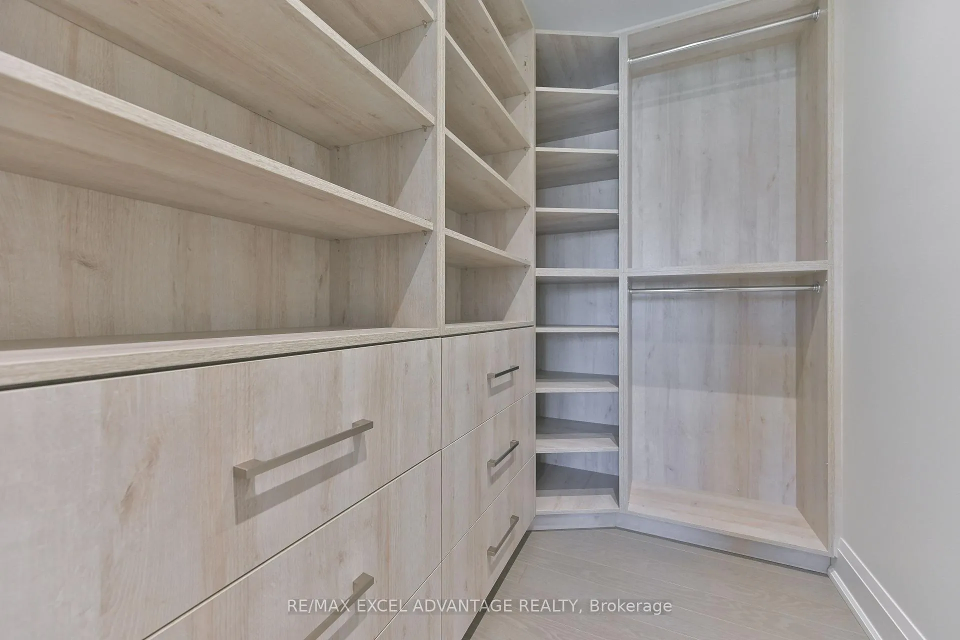 Photo 19 of 50 South Park Road, Markham, Commerce Valley — HOMEH
