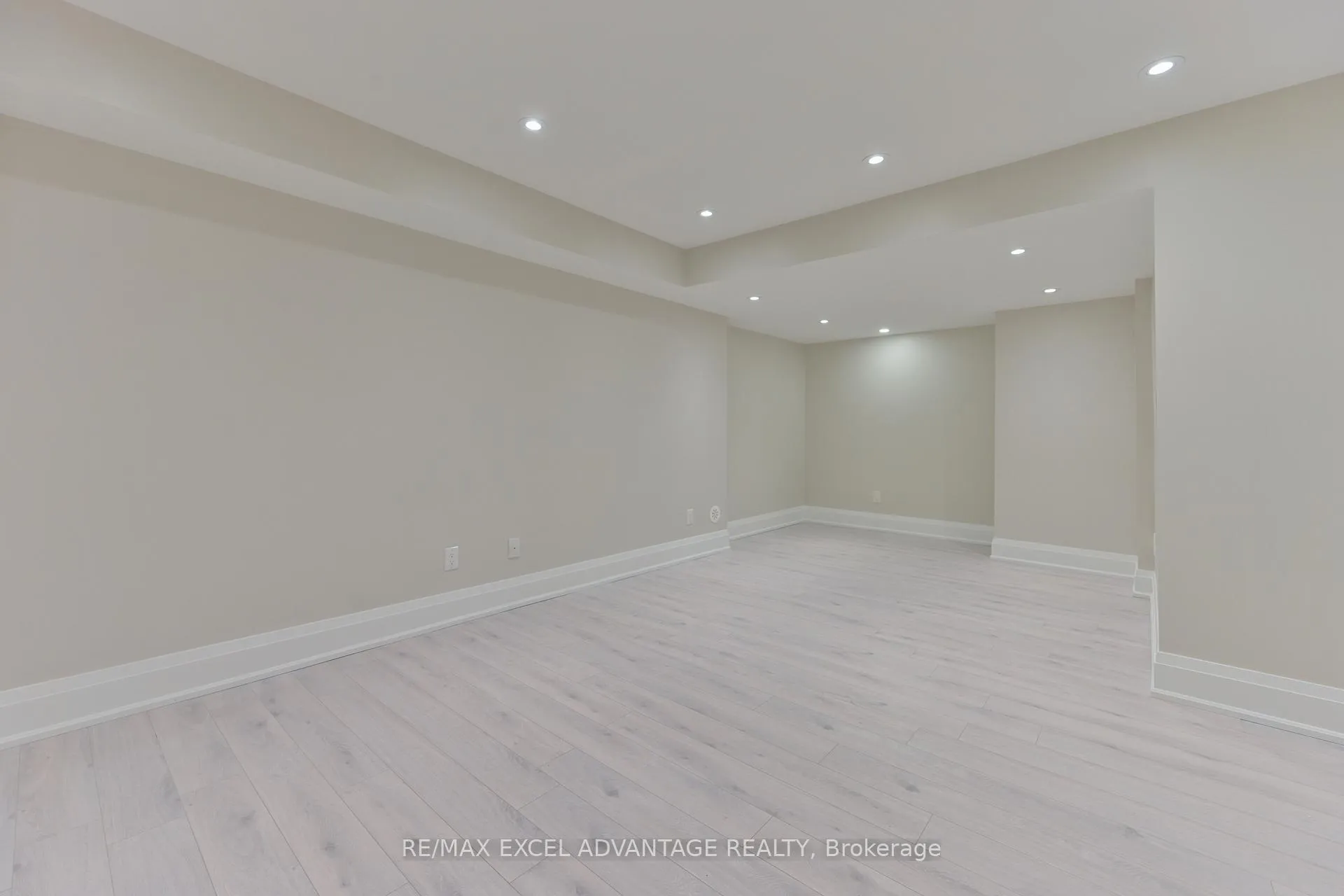 Photo 33 of 50 South Park Road, Markham, Commerce Valley — HOMEH