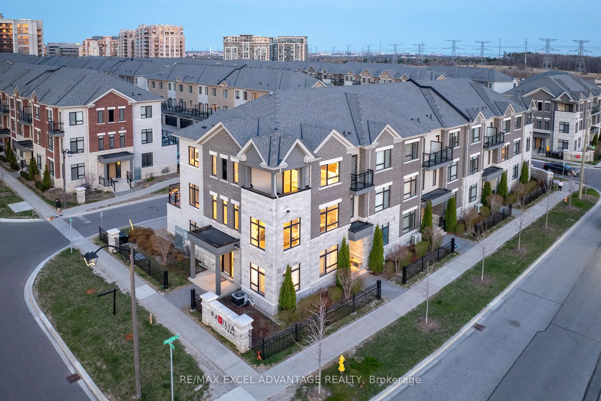Photo 45 of 50 South Park Road, Markham, Commerce Valley — HOMEH