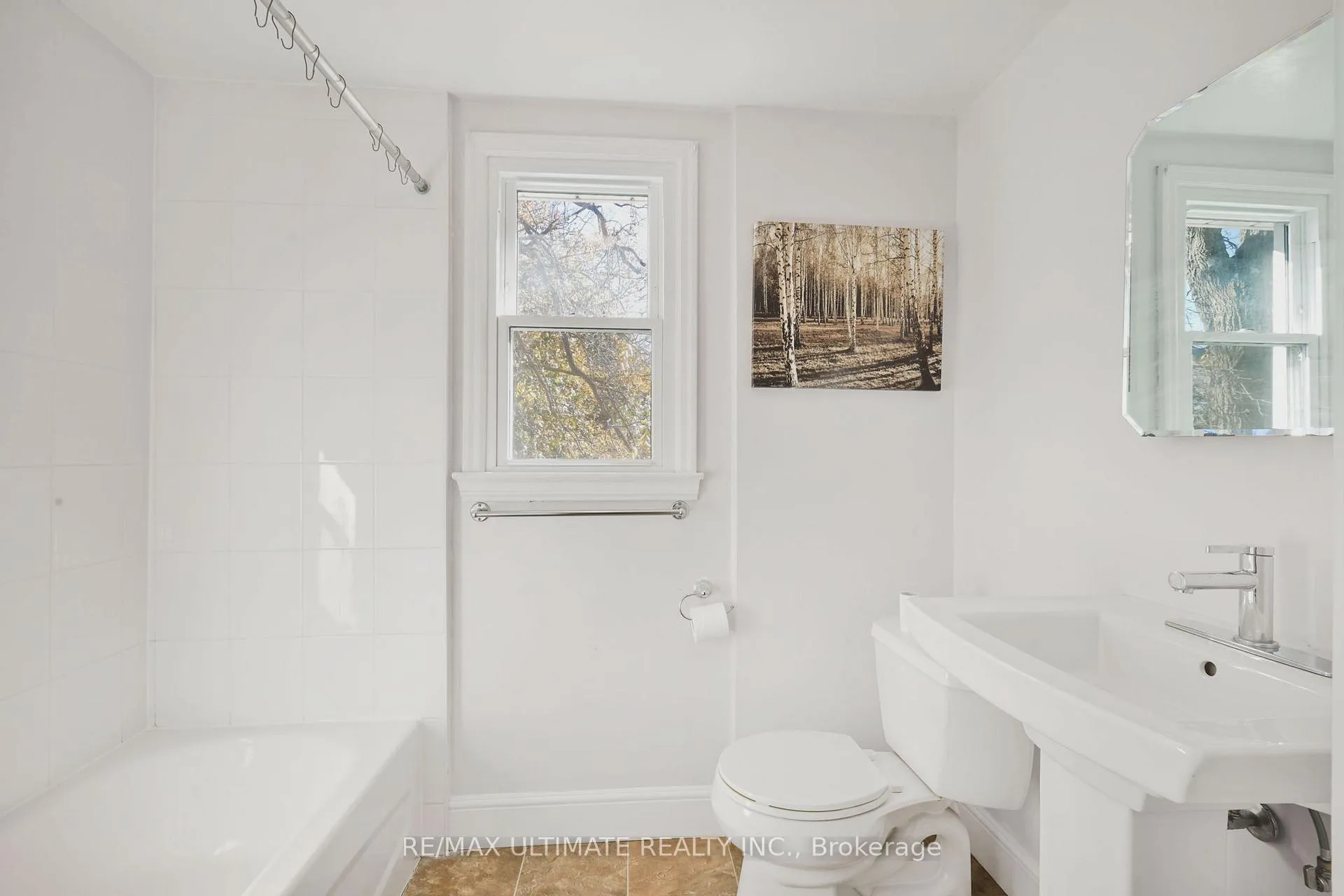 Photo 12 of 351 King Street E, Oshawa, Central — HOMEH