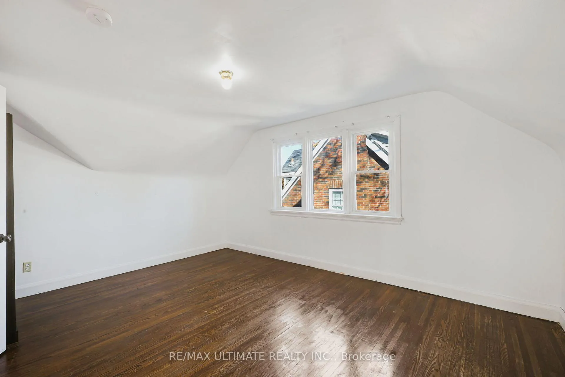Photo 23 of 351 King Street E, Oshawa, Central — HOMEH