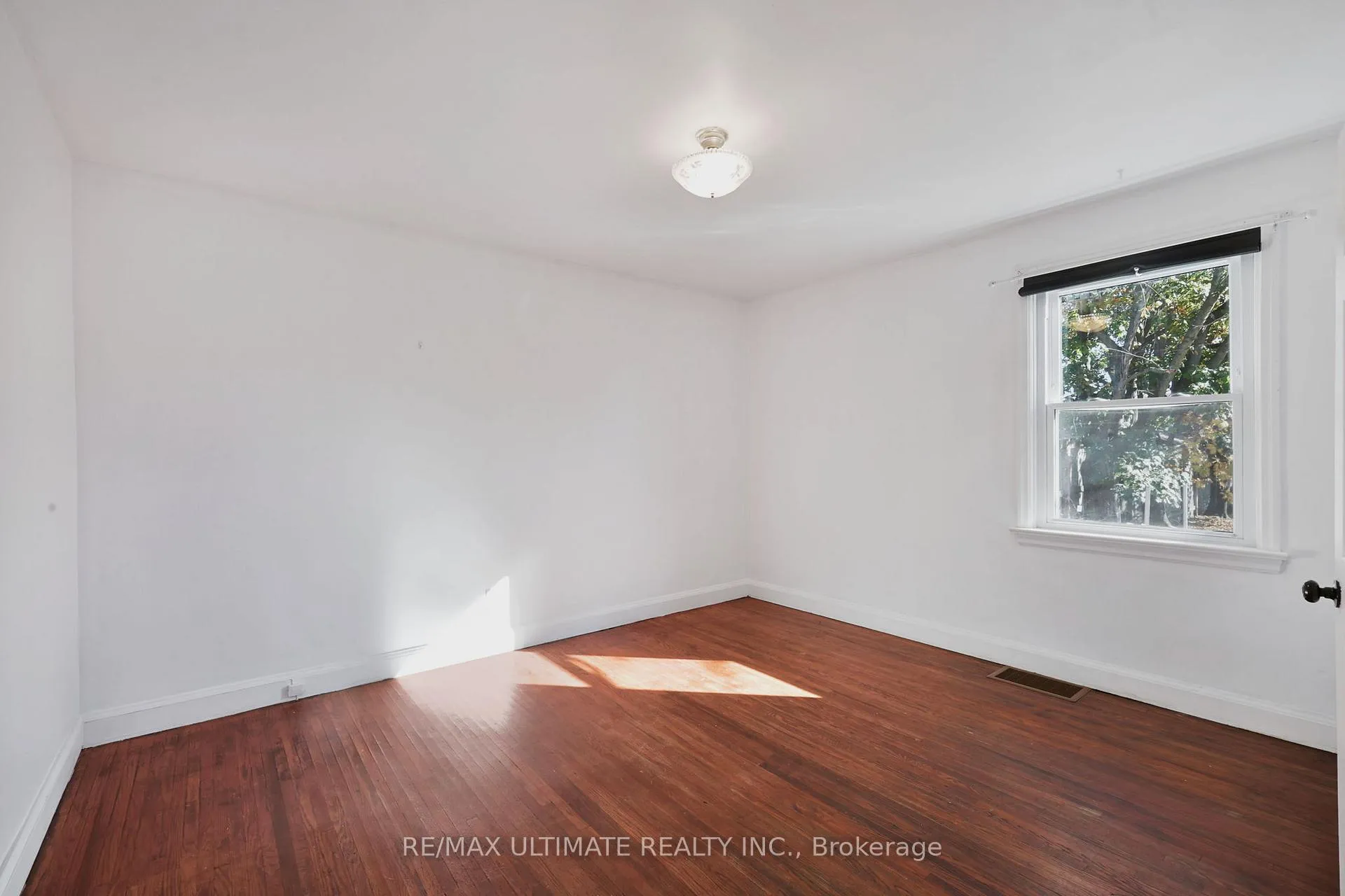 Photo 26 of 351 King Street E, Oshawa, Central — HOMEH