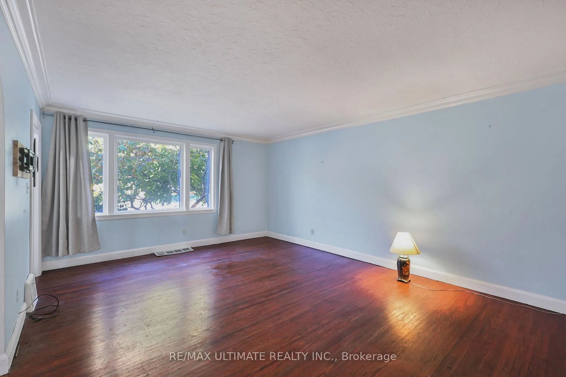 Photo 27 of 351 King Street E, Oshawa, Central — HOMEH