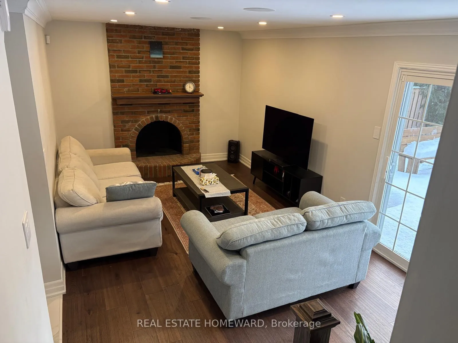 Photo 5 of 33 Braeburn Drive, Markham, Aileen-Willowbrook — HOMEH