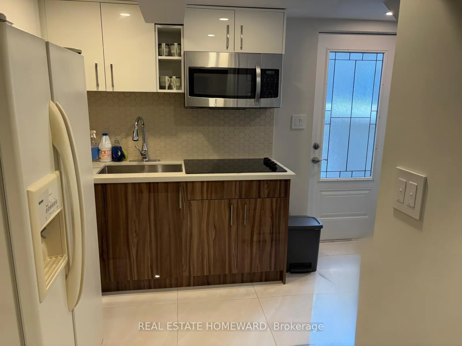 Photo 9 of 33 Braeburn Drive, Markham, Aileen-Willowbrook — HOMEH