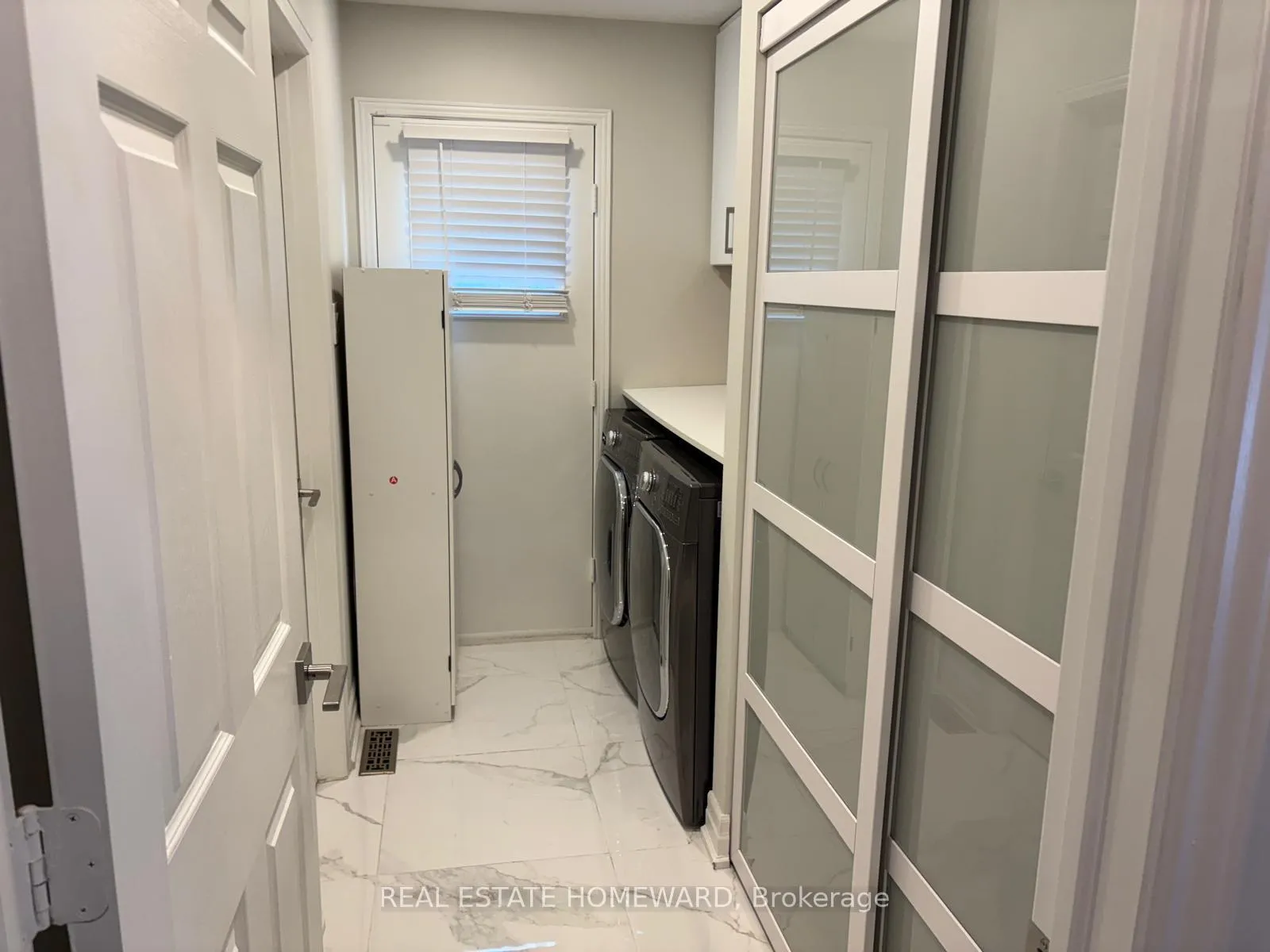 Photo 13 of 33 Braeburn Drive, Markham, Aileen-Willowbrook — HOMEH