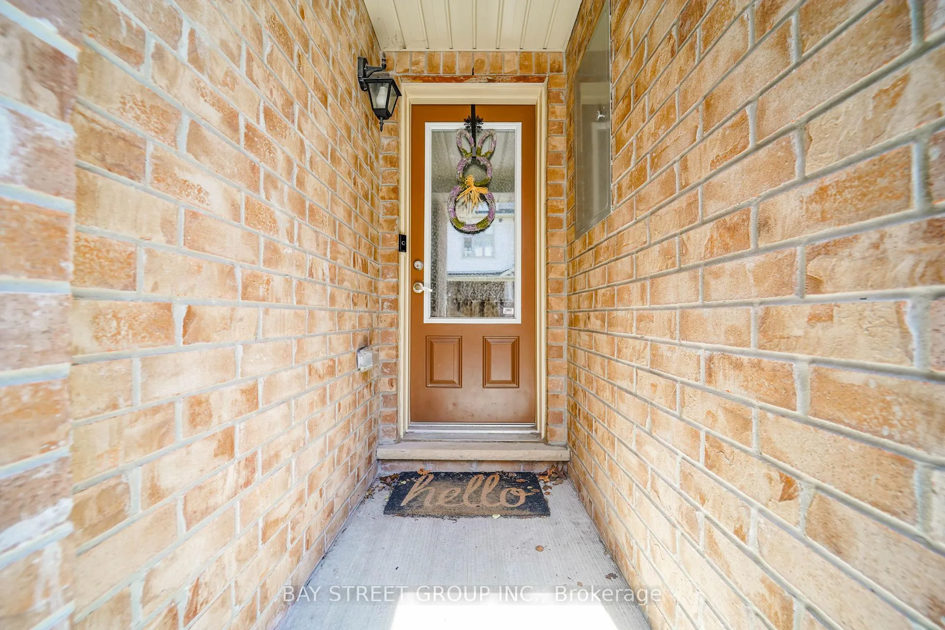 Photo 4 of 34 Westbury Way, Whitby, Brooklin — HOMEH