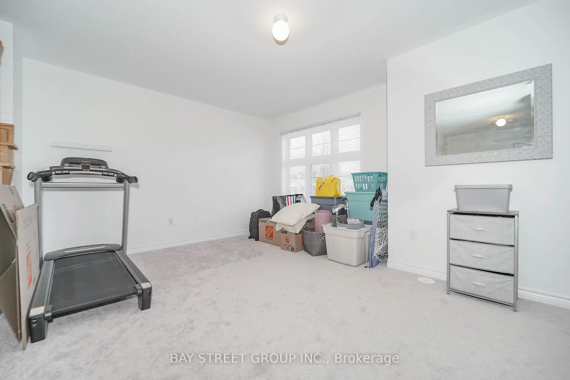 Photo 9 of 34 Westbury Way, Whitby, Brooklin — HOMEH