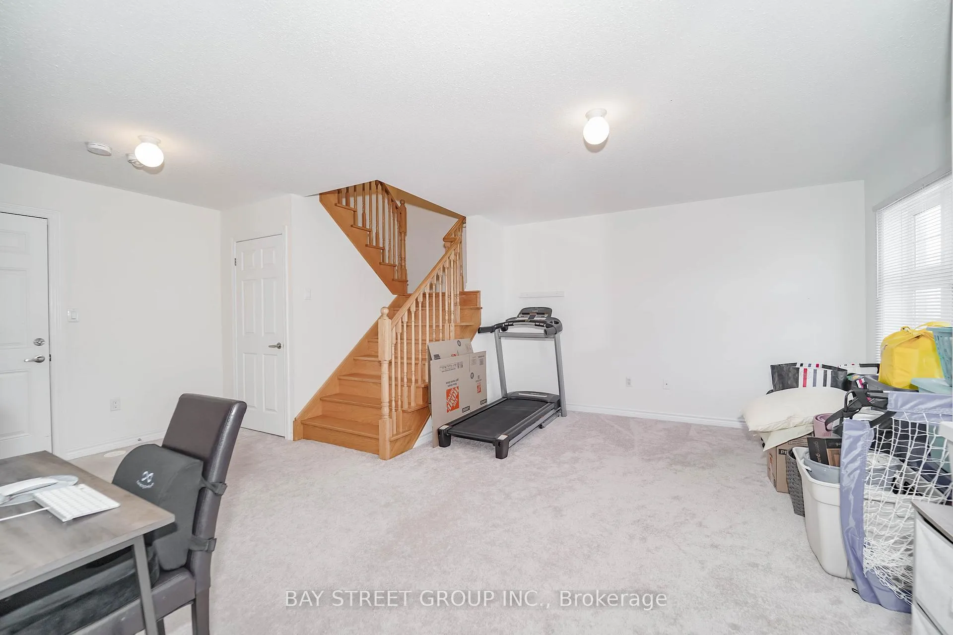 Photo 11 of 34 Westbury Way, Whitby, Brooklin — HOMEH