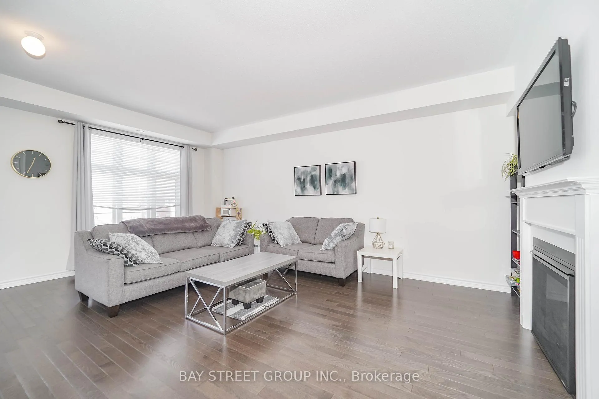 Photo 14 of 34 Westbury Way, Whitby, Brooklin — HOMEH