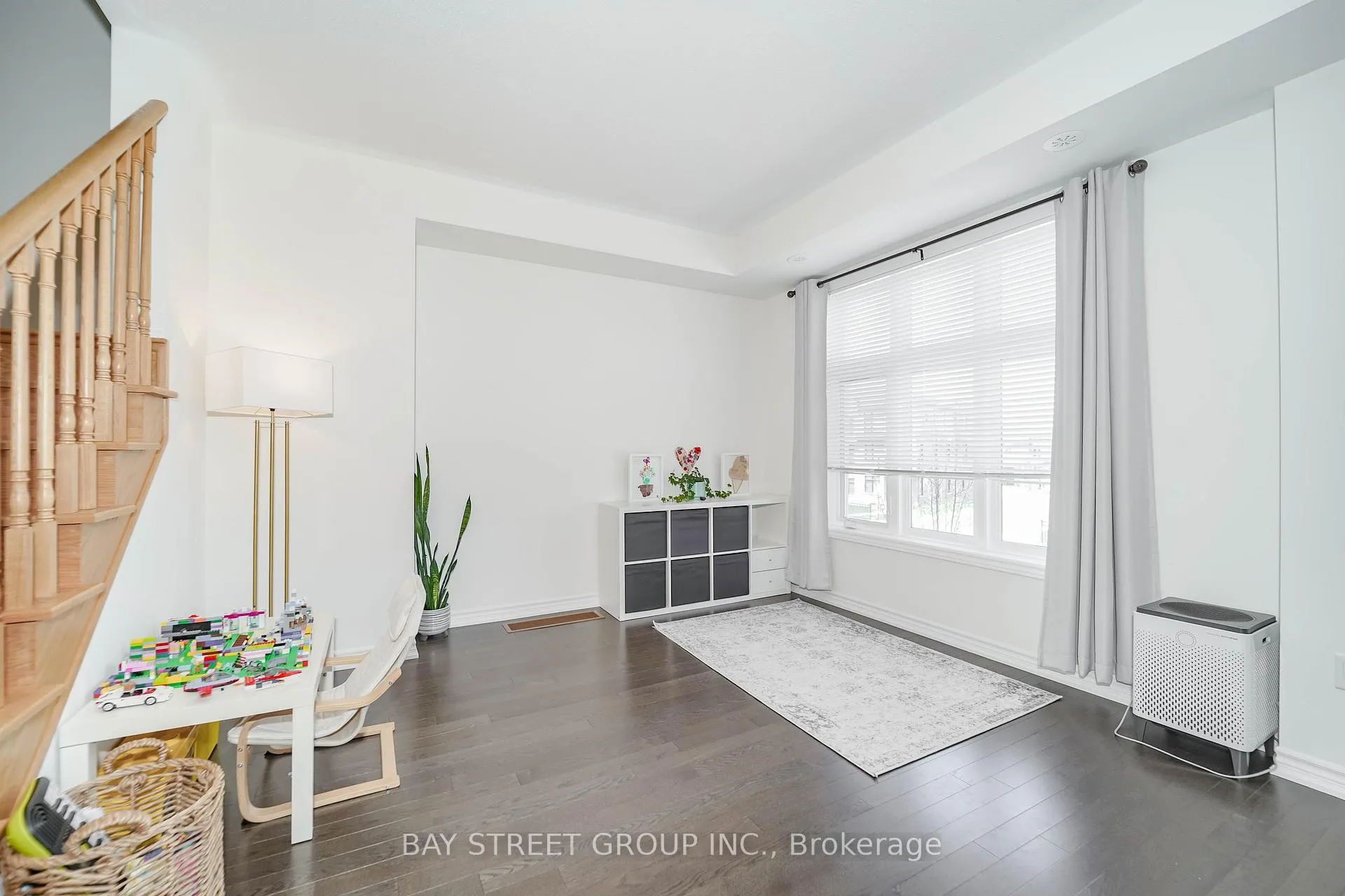 Photo 15 of 34 Westbury Way, Whitby, Brooklin — HOMEH