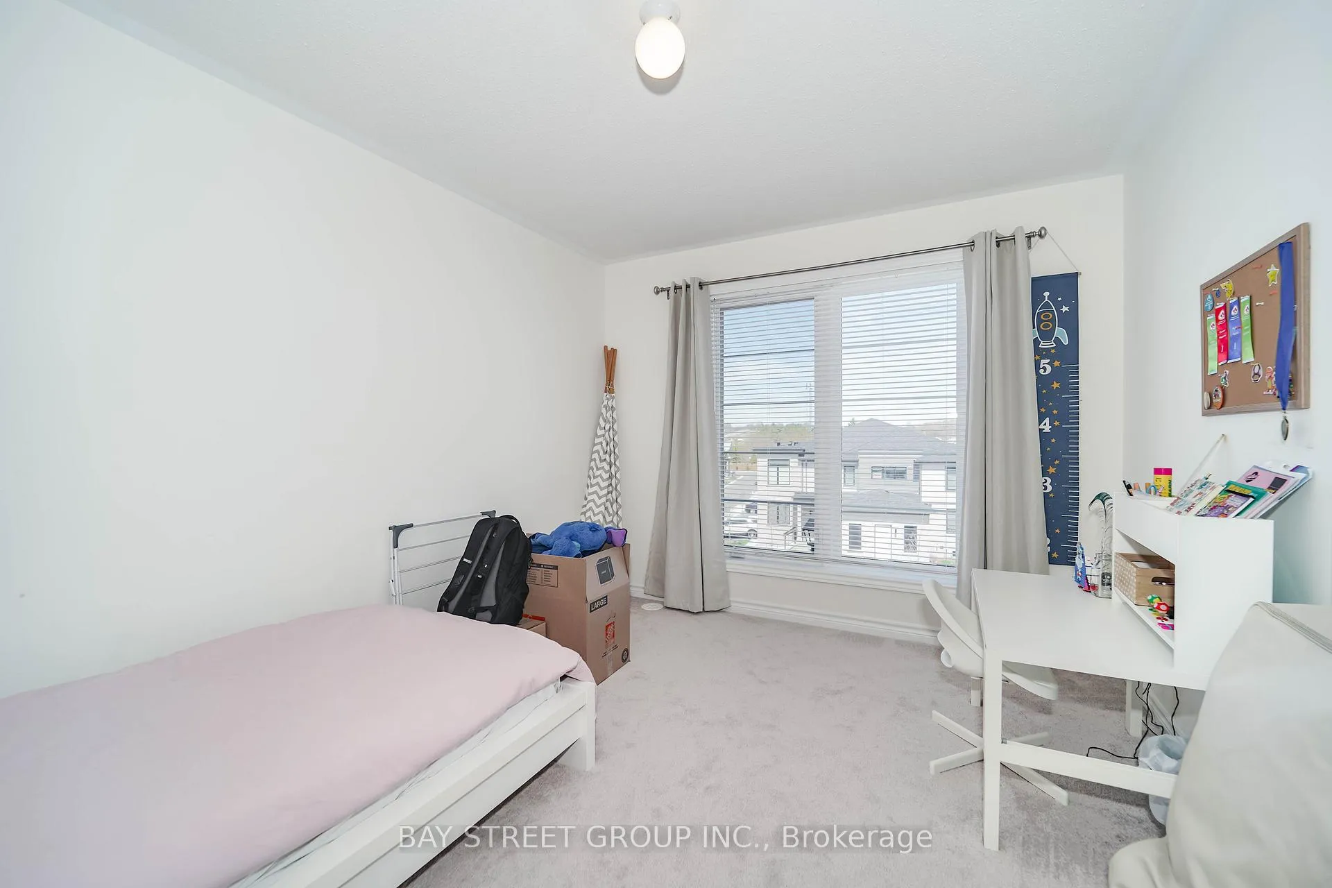 Photo 32 of 34 Westbury Way, Whitby, Brooklin — HOMEH