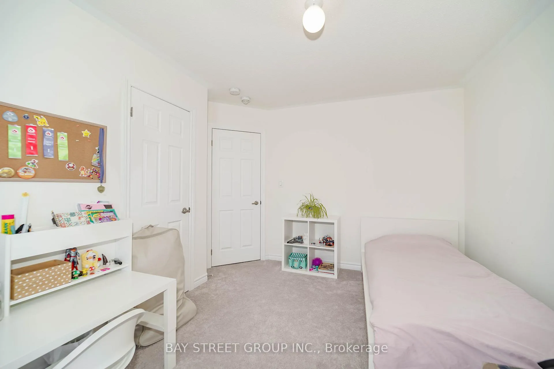 Photo 33 of 34 Westbury Way, Whitby, Brooklin — HOMEH