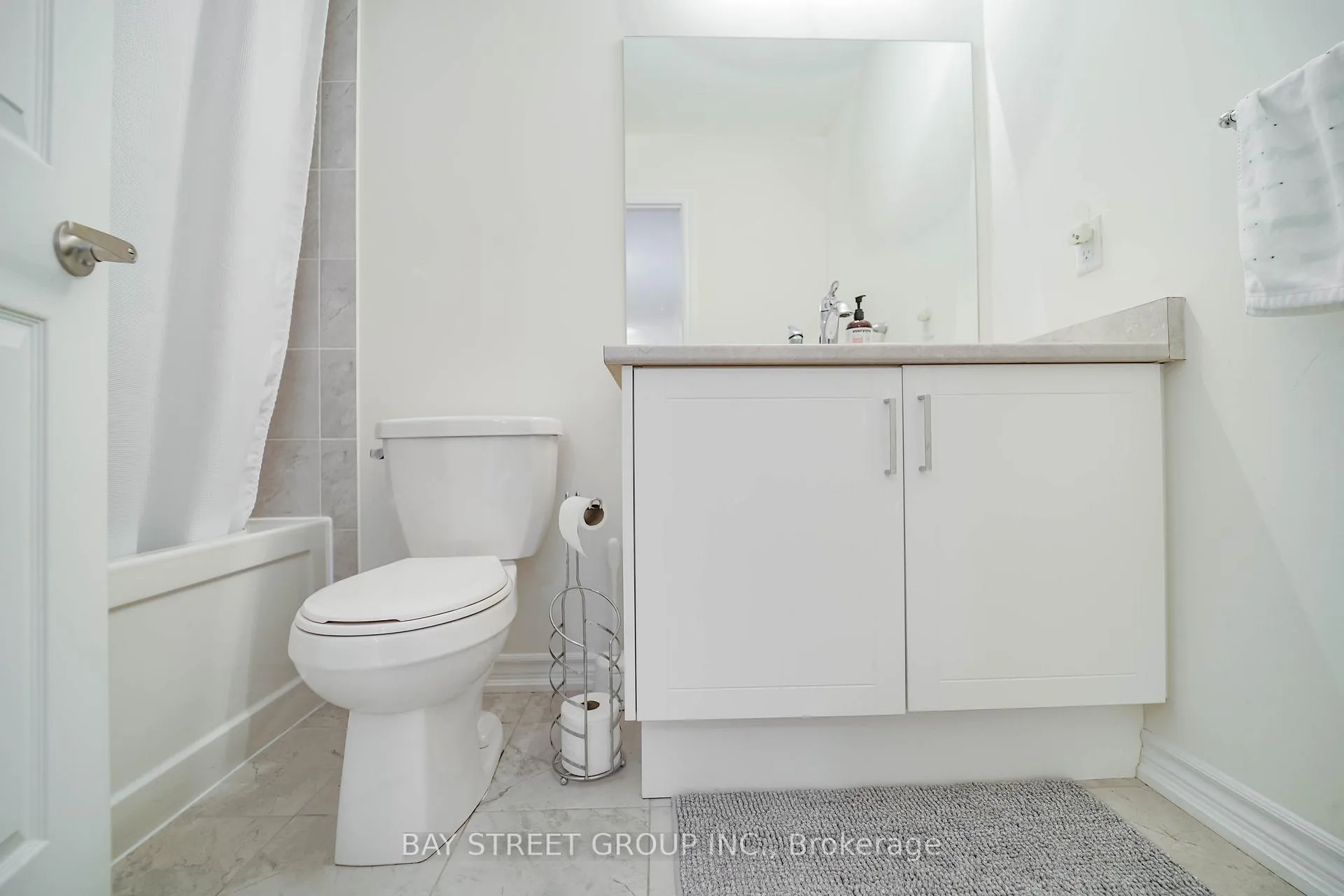 Photo 36 of 34 Westbury Way, Whitby, Brooklin — HOMEH