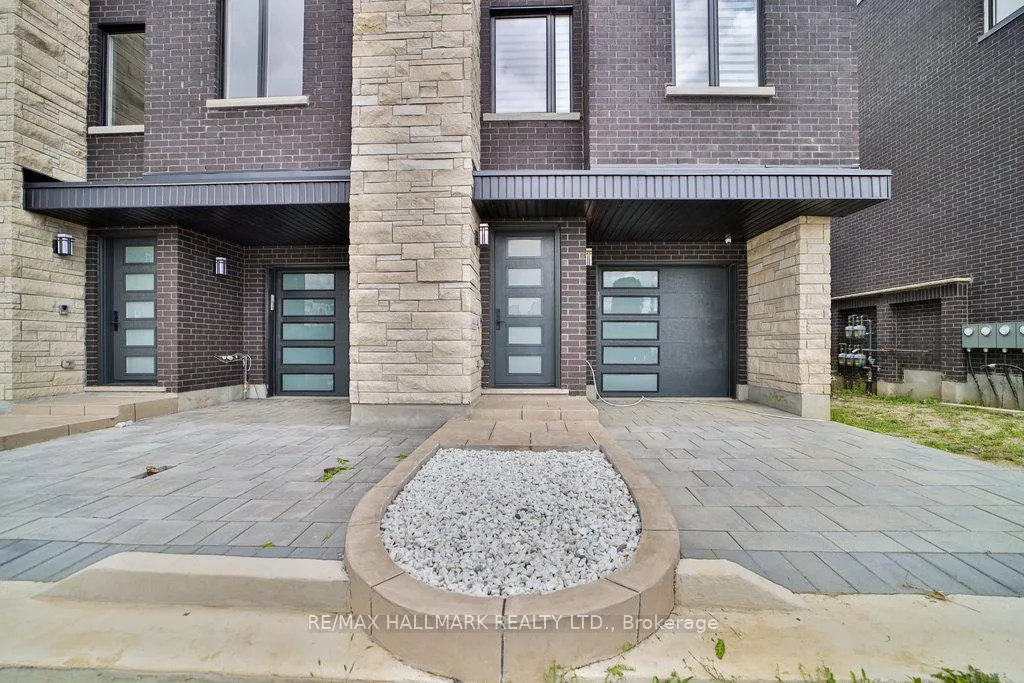 Photo 2 of Unit 5, 5 Cranswick Lane, Ajax, Central West — HOMEH