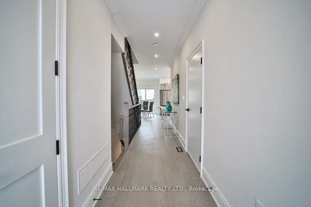 Photo 4 of Unit 5, 5 Cranswick Lane, Ajax, Central West — HOMEH