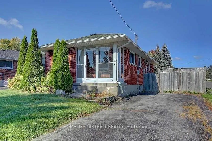 Front of 352 Garden Crt S