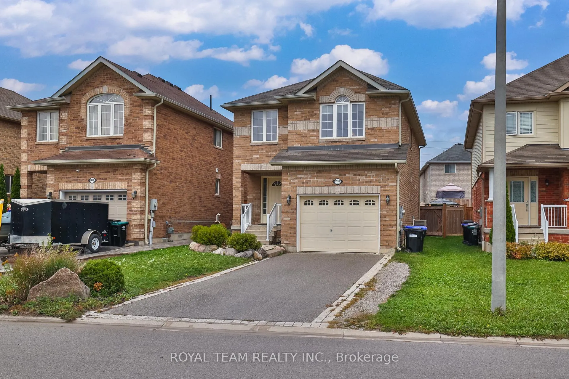 Photo 2 of 1398 Hunter Street, Innisfil, Alcona — HOMEH