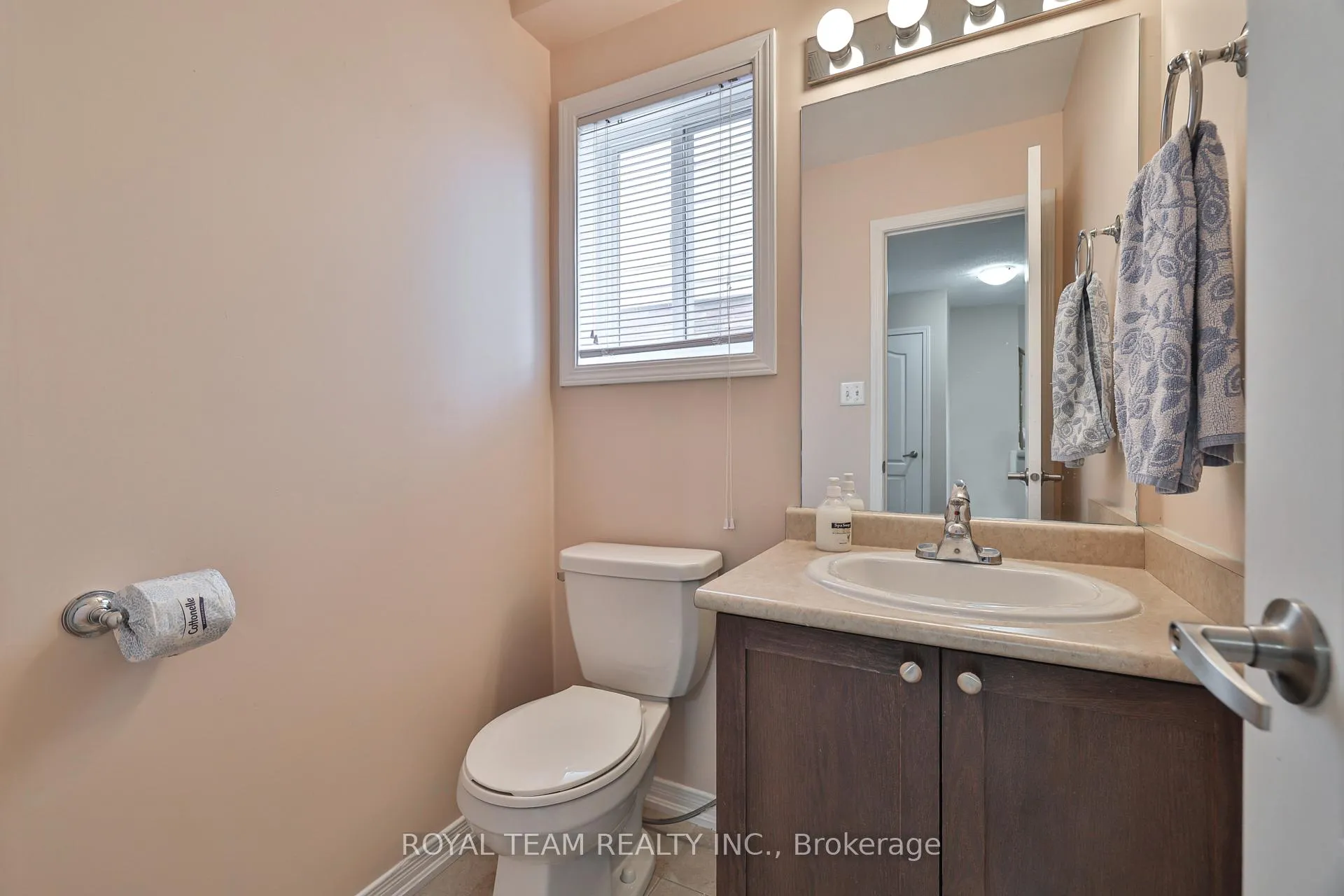 Photo 17 of 1398 Hunter Street, Innisfil, Alcona — HOMEH