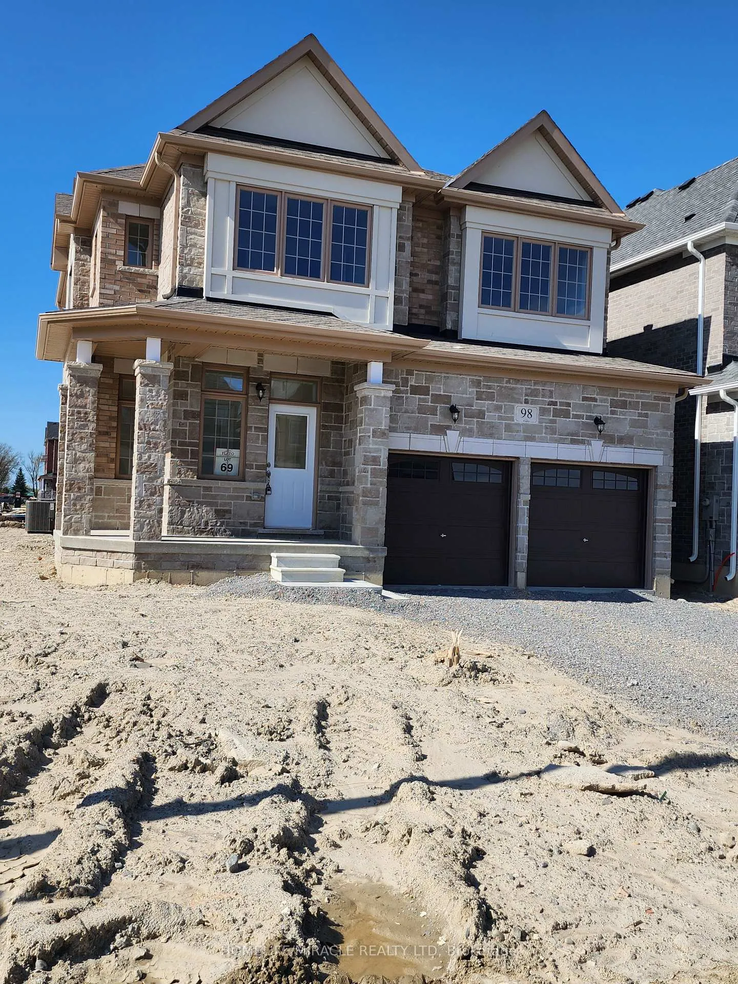 Photo 2 of 98 Brethet Heights, New Tecumseth, Rural New Tecumseth — HOMEH