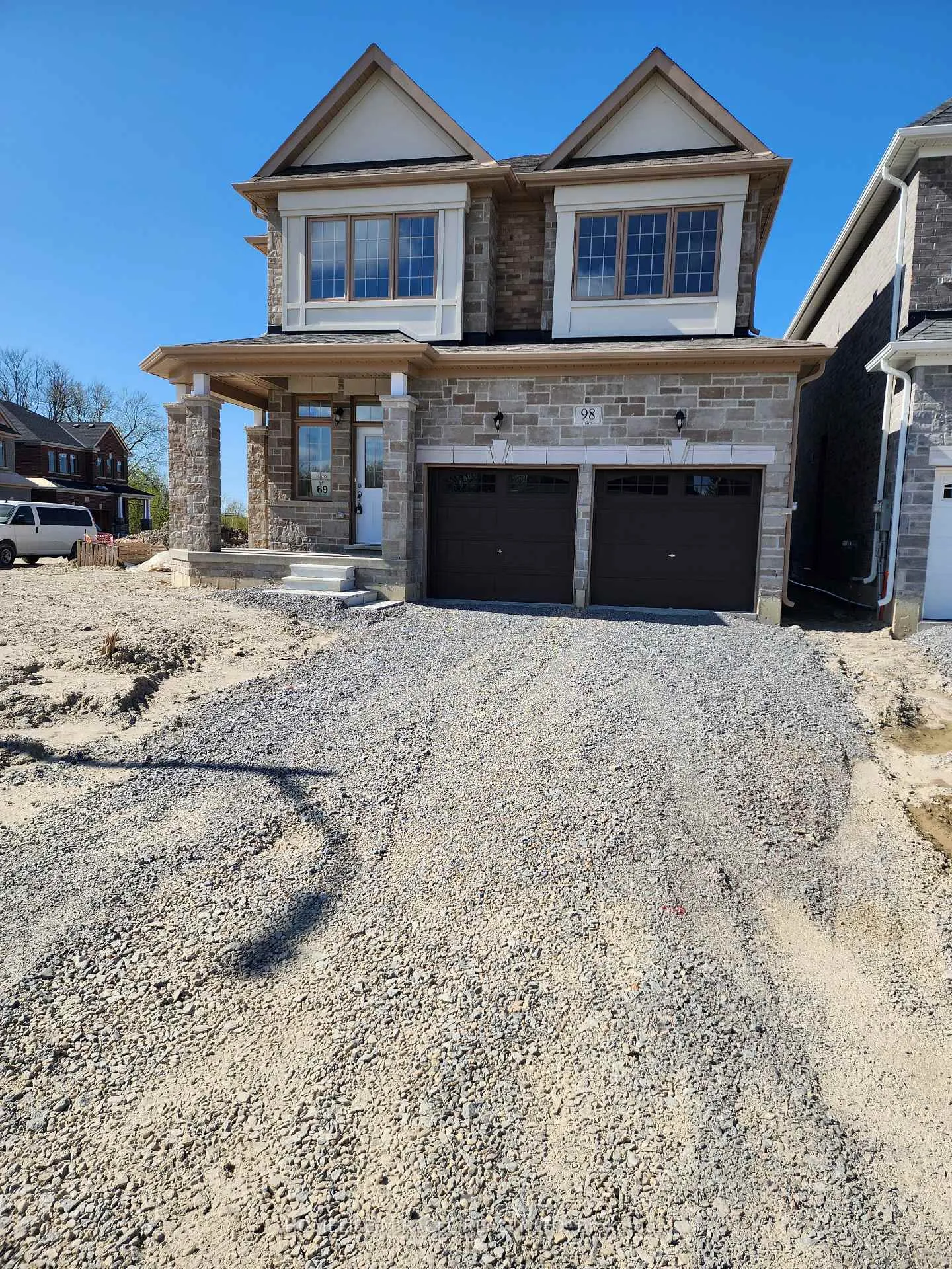 Photo 3 of 98 Brethet Heights, New Tecumseth, Rural New Tecumseth — HOMEH